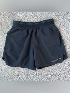 Abercrombie Kids YPB Motiontek Twofer Shorts in Black Size 5/6 Spandex Running